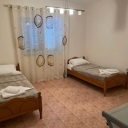 Center Appartament- Dario Tirana
